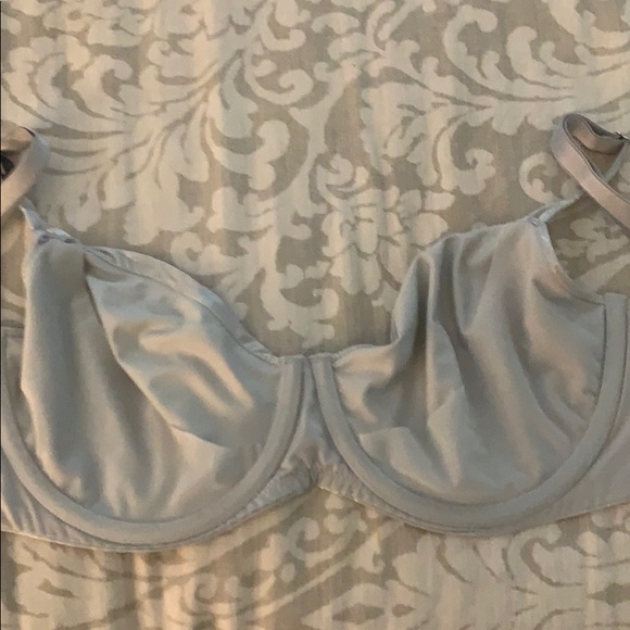 VS Limited Edition Unlined Bra - Picture 5 of 5